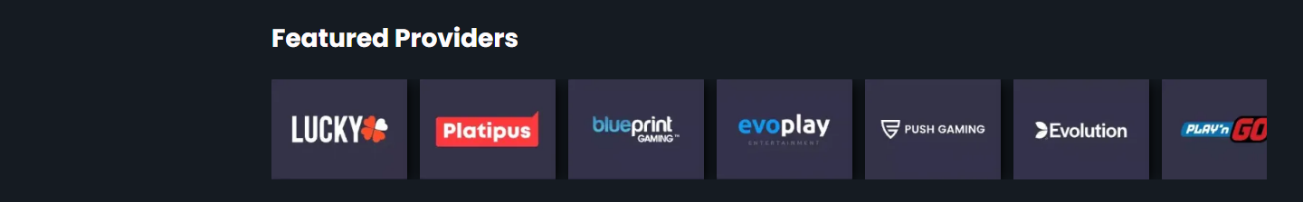 De strook "Featured Providers" op rocky.casino: een rij studiologo's zonder enige tekst onder de kop